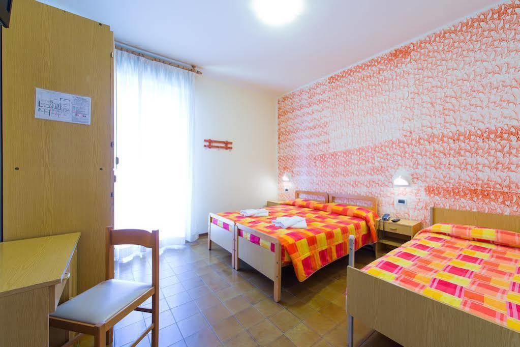 Hotel Losanna Rimini Luaran gambar